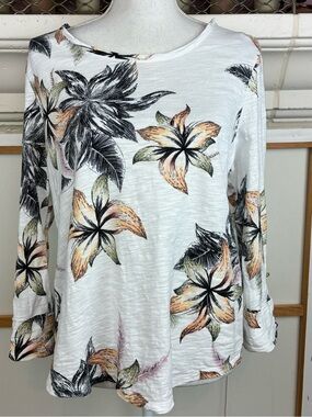 Chico's White Floral Convertible Sleeve Slub Tee w/ Peach and Black Blooms